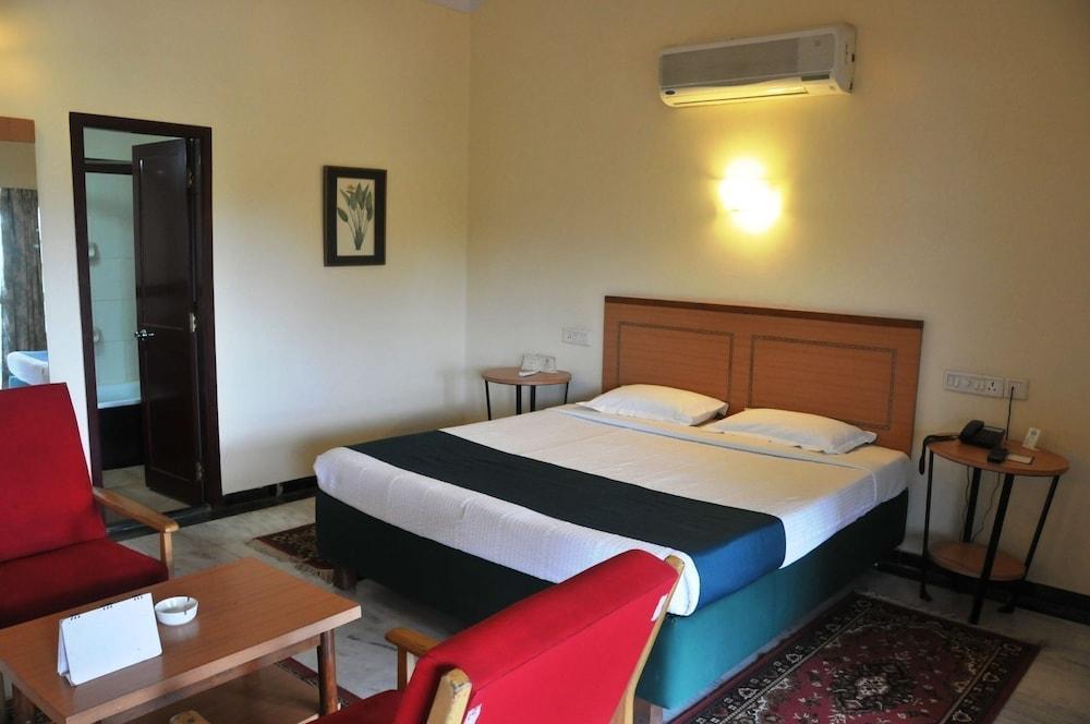 Cama Rajputana Club Resort Abu Zewnętrze zdjęcie