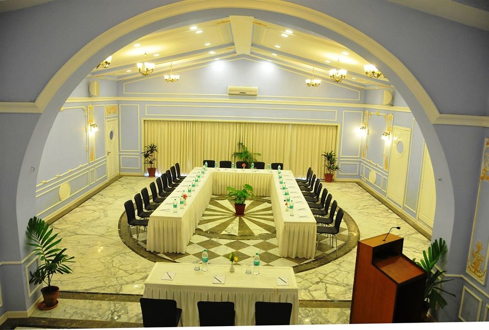 Cama Rajputana Club Resort Abu Zewnętrze zdjęcie